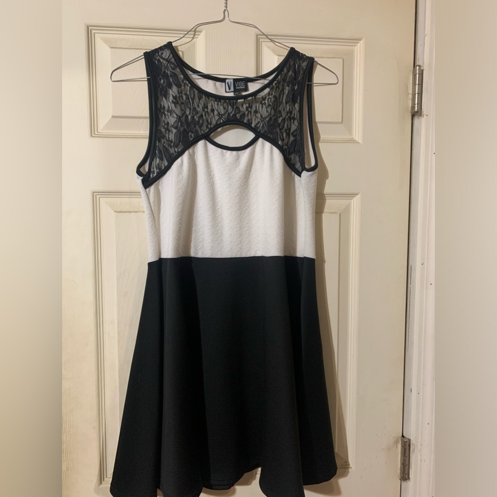 Vibe Sportswear White & Black Lace Tennis Dress Size XL